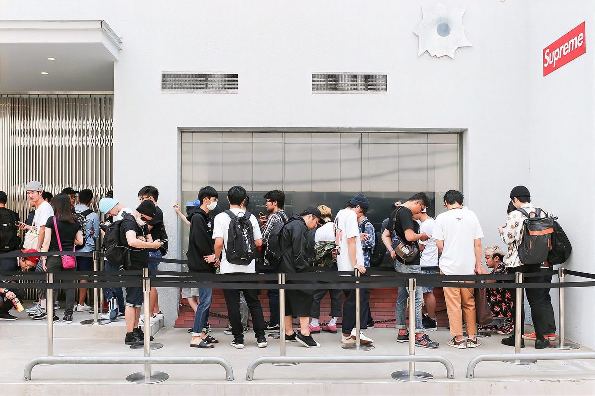 The value of Supreme is falling and it could be sold again. - Isportmall