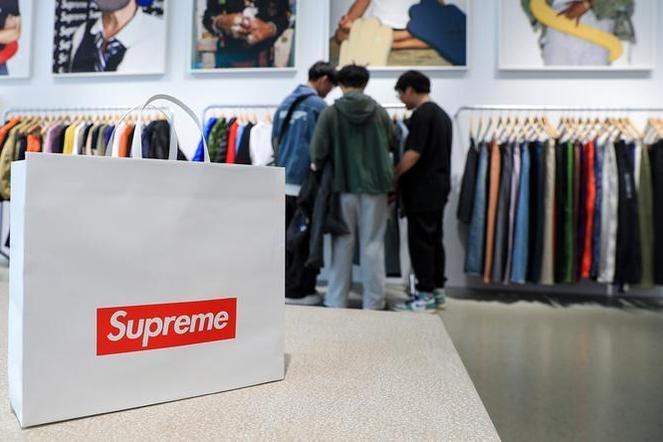 Supreme aims for a "moment in China": can a declining streetwear brand be cool again? - Isportmall