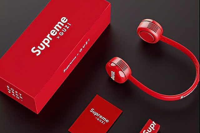 Via has been accused of selling counterfeit products of her collaboration with Supreme, and has promised a refund but denied "selling counterfeit products." - Isportmall