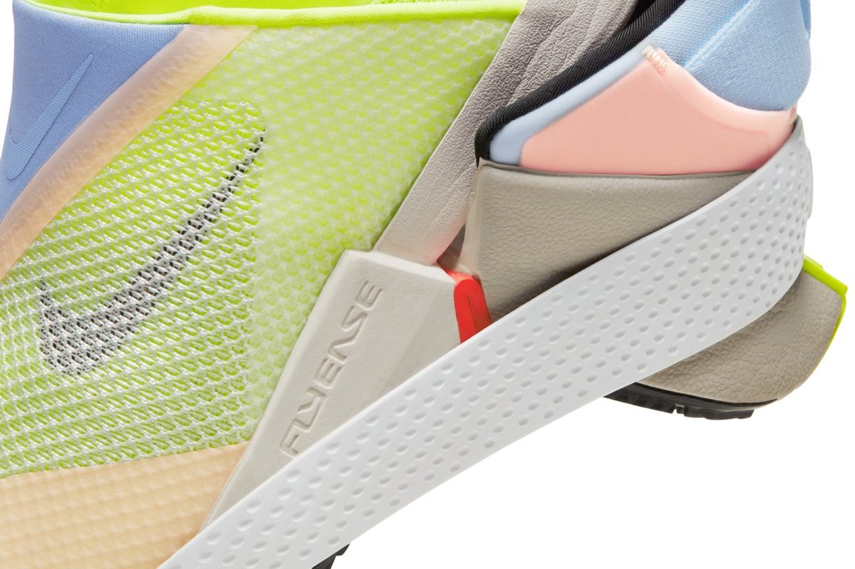 With these Nike shoes, you no longer need to bother tying your shoelaces. - Isportmall