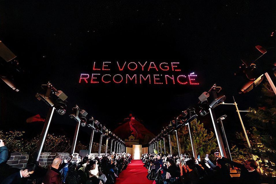 A new chapter in style begins as celebrities gather in Beijing for Cartier's haute jewelry show. - Isportmall