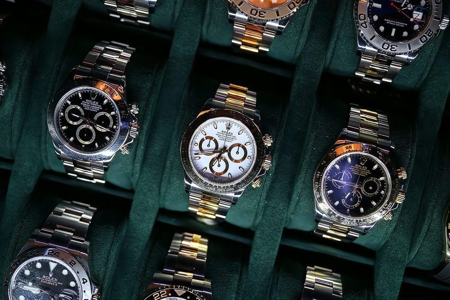 The fall will not stop! The prices of used Odema Piguet, Patek Philippe and Rolex continue to fall. - Isportmall