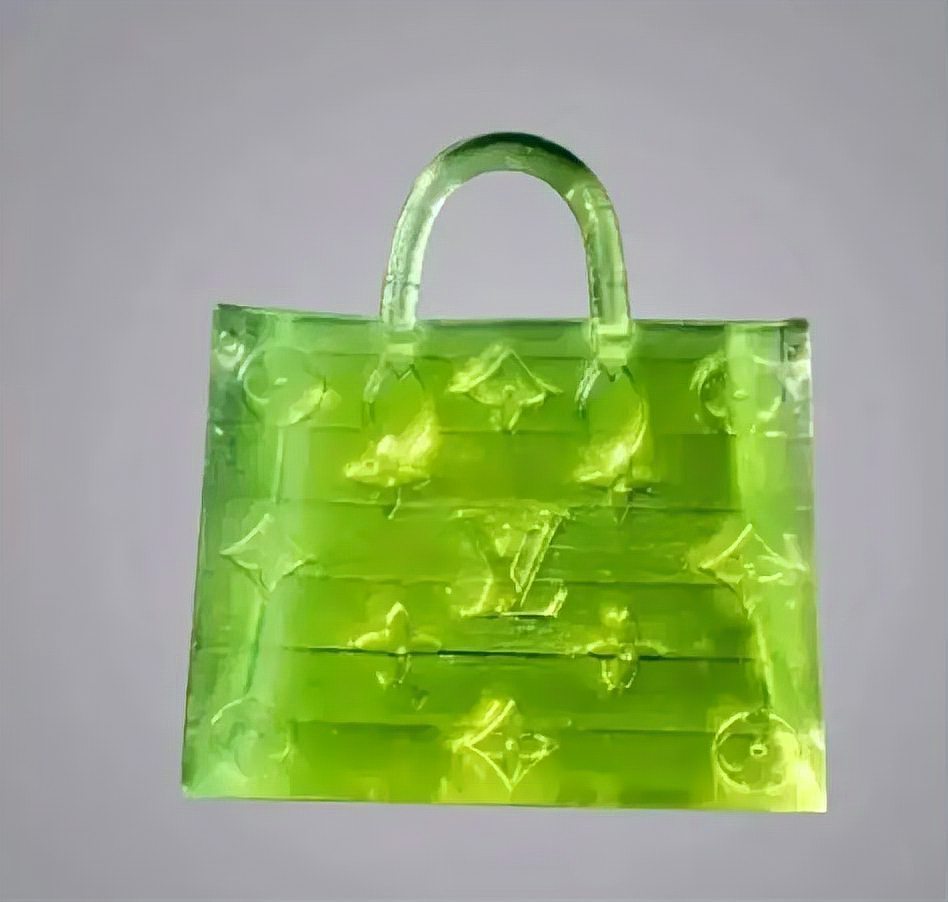 正規品以外のモンクレールアイテムを購入する際の注意点は？