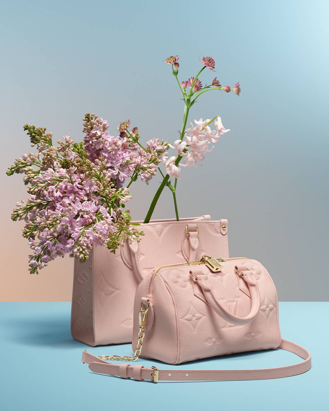 ファッションWEEKLY｜ルイ・ヴィトンが2024母の日に捧げるジェンドレイオメガの家が開幕しオリンピックを迎える