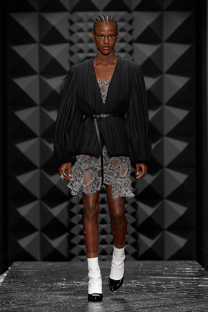 ルイ・ヴィトンが2023秋冬レディースコレクションを発表、日本李寧はチベットのグザンヌの花を咲かせる｜日本の美しいもの - 加奈ショップ