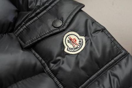 フランスブランドのMoncler英語公式サイトが香港・マカオ・台湾を「国家」に - 加奈ショップ