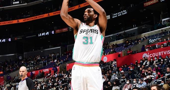 メディア関係者：青島は元NBA選手のケイタ・ベッツ・ディオプに署名した後、馬刺などのチームに所属していた - 加奈ショップ